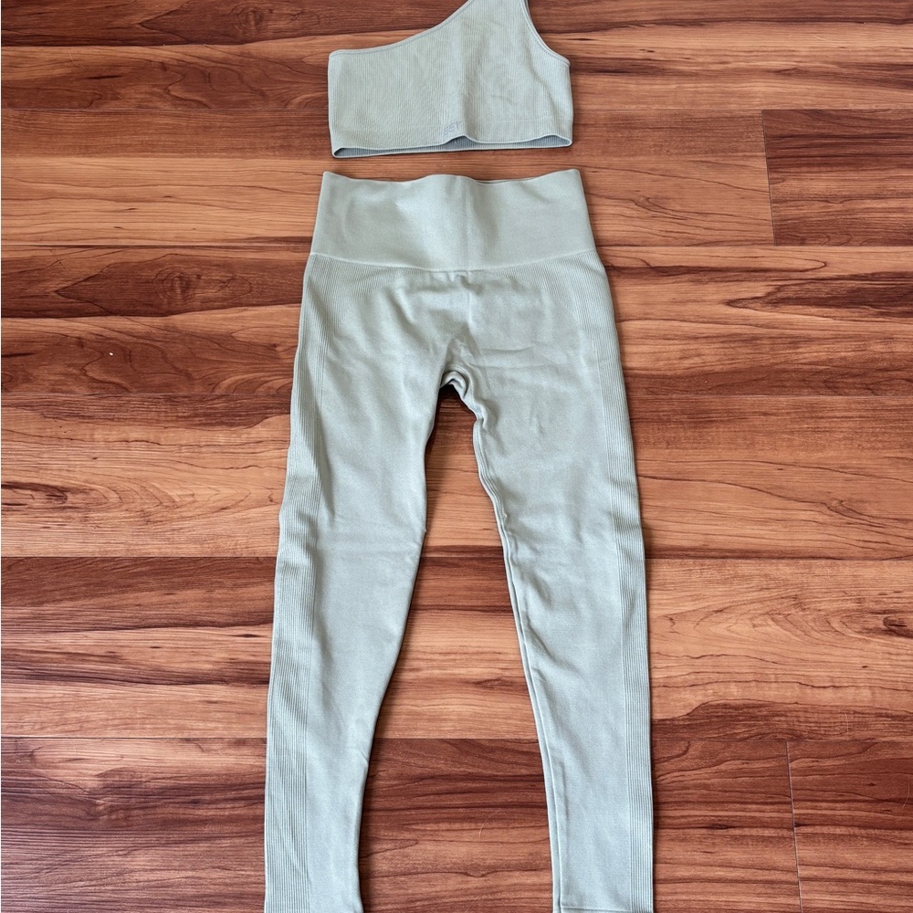 SET Active Sage Green Leggings + Bra